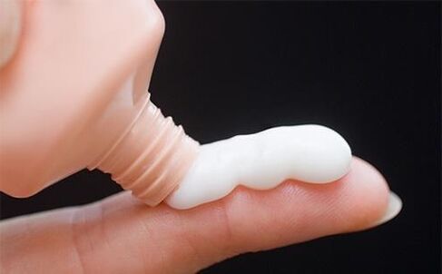 L'utilisation de gels et de crèmes est l'un des moyens d'agrandir la tête du pénis.